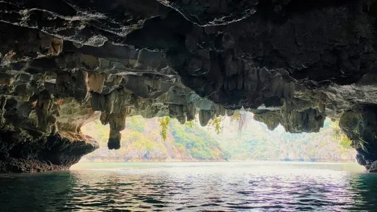 Day 4 Admire The Stunning Contrast Of Light And Shadow In Dark & Bright Cave