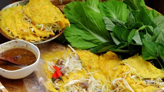 Create Delicious Banh Xeo With Local Ingredients And Skills