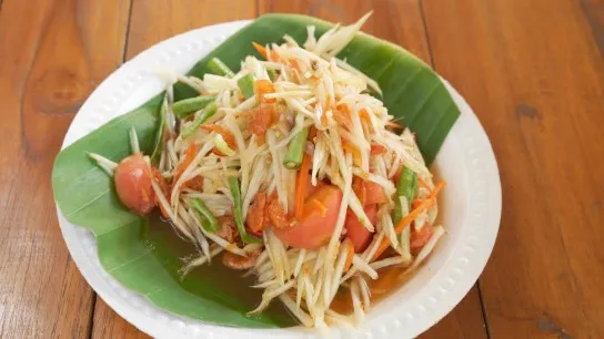 Learn To Make Fresh And Flavorful Vietnamese Green Papaya Salad