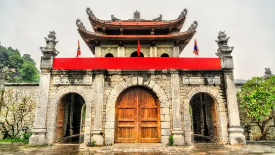 Day 2 Admire Majestic Entrance Gate Of The Historic Hoa Lu Ancient Capital