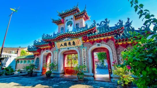 Day 3 Step Into Phuc Kien Pagoda And Admire Its Ornate Chinese Style Architecture