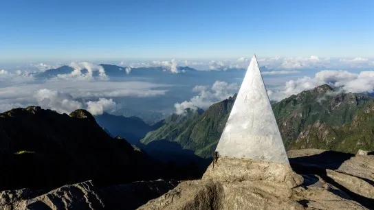 Day 3 Stand At Fansipan Peak And Marvel At Layers Of Misty Mountains
