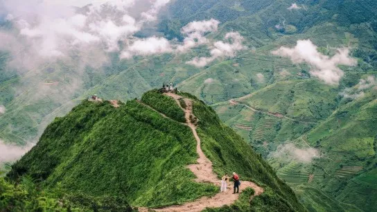 Day 1 Walk Along The Stunning Dinosaur Backbone In Ta Xua Mountains