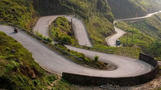 Day 6 Experience The Thrill Of Riding Along Tham Ma Pass With Dramatic Curves And Scenic Landscapes