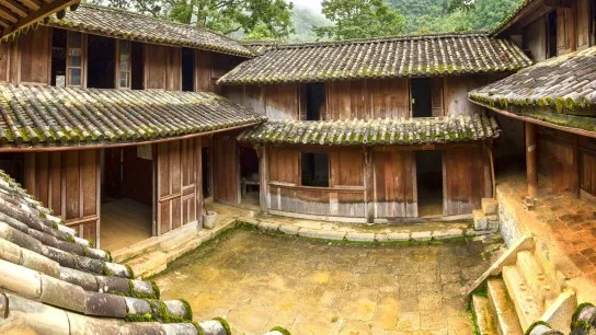 Day 2 Step Into History At The Majestic H’Mong King Palace