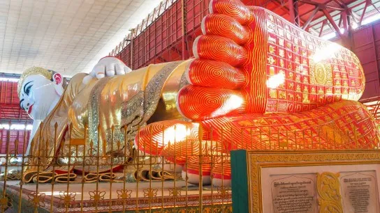 Day 1 Admire The Giant Reclining Buddha At Chauk Htat Kyi Pagoda
