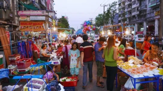 Day 9 Capture The Lively Atmosphere Of Chinatown