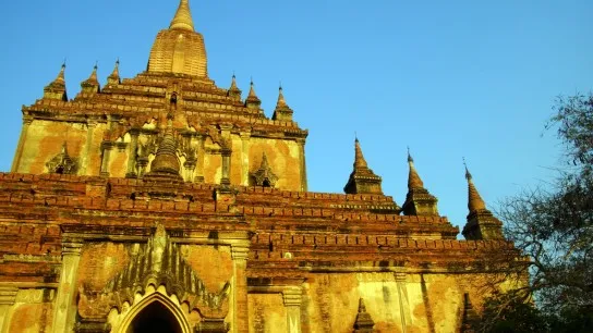 Day 12 Explore The Ornate Htilominlo Temple