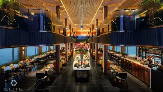 An overview of the opulent Restaurant