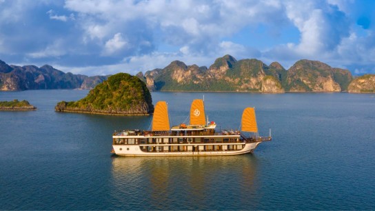 Excellent Choice: Peony Cruise + Hanoi Pearl Hotel 3 Days