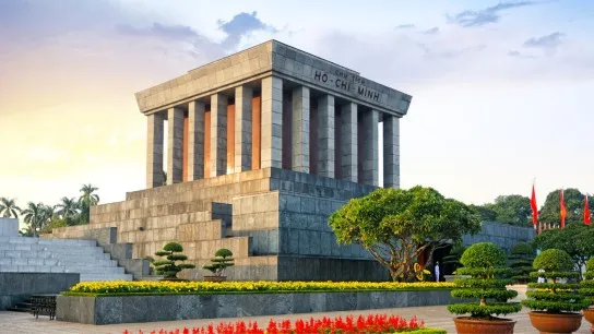 Day 2 Visit The Ho Chi Minh Mausoleum And Learn About Vietnam’s Revered Leader