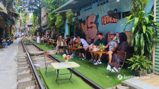 Day 2 Catch The Train Passing Through Hanoi’s Famous Train Street