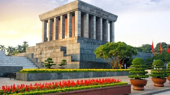 Day 2 Pay Respects At The Ho Chi Minh Mausoleum