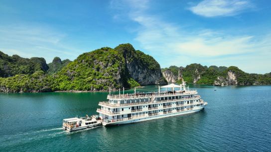 Paradise Grand Cruise 3 Days 2 Nights