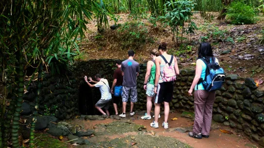 Discover Inside Vinh Moc Tunnels