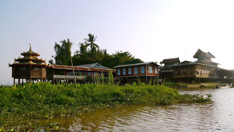 Ngaphae Chaung Monastery