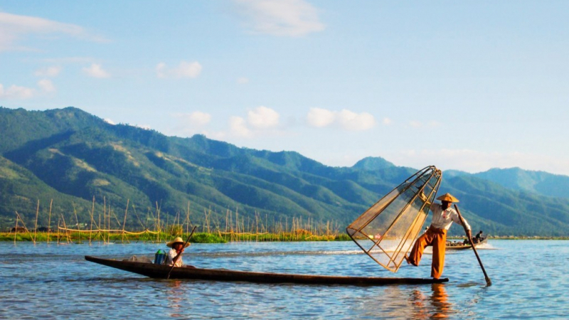 Intha fishermen