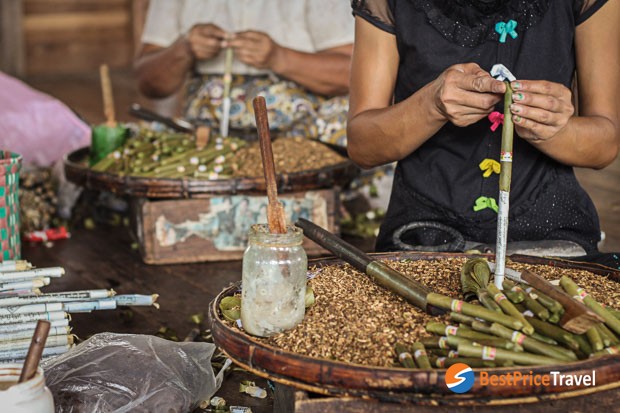 Hand Rolling Cheroots