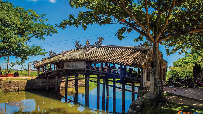 Enjoy the unique beauty of Thanh Toan Bridge