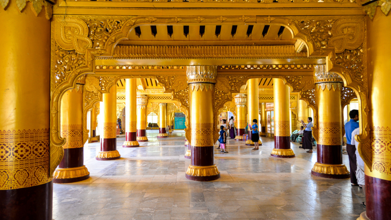 Kambawzathardi Golden Palace