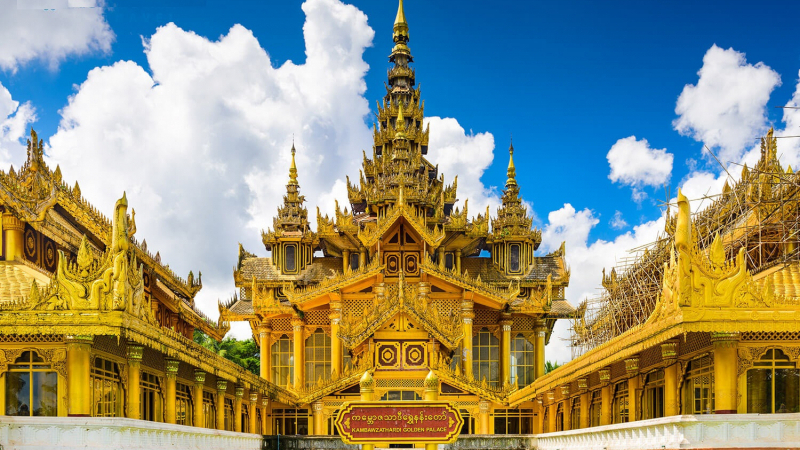 Kambawzathardi Golden Palace