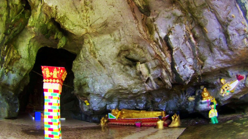 Tham Xang (Elephant Cave)