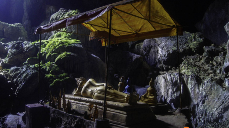 Tham Poukham Cave