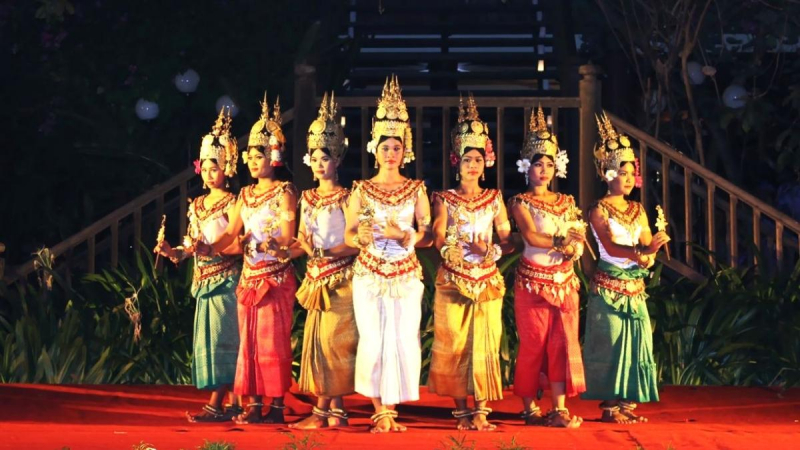 Day 20 Watch the Apsara Dance Performance