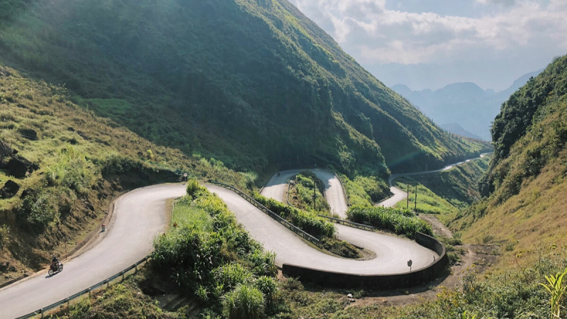 Day 2 Travel through the legendary Tham Ma Slope