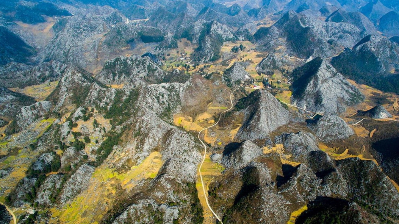 Day 2 Discover Towering Cliffs At Stunning Dong Van Geopark