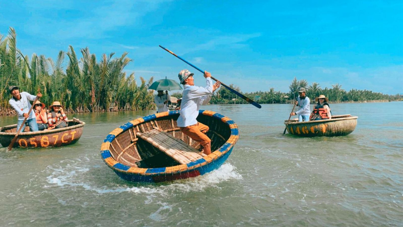Thrilling Basket Boat Show