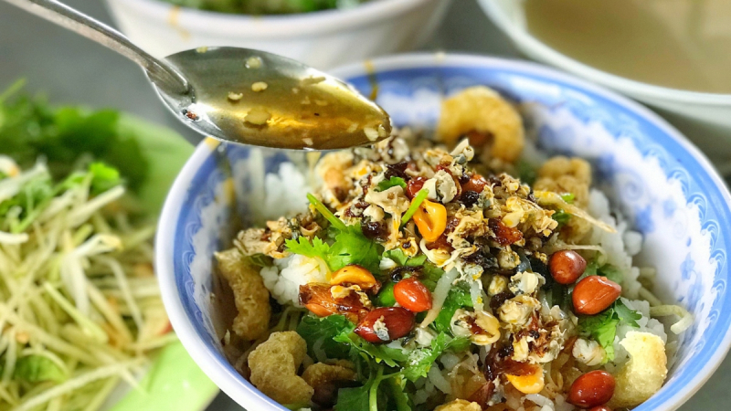 Half Day Street Food Tour In HueClam Rice