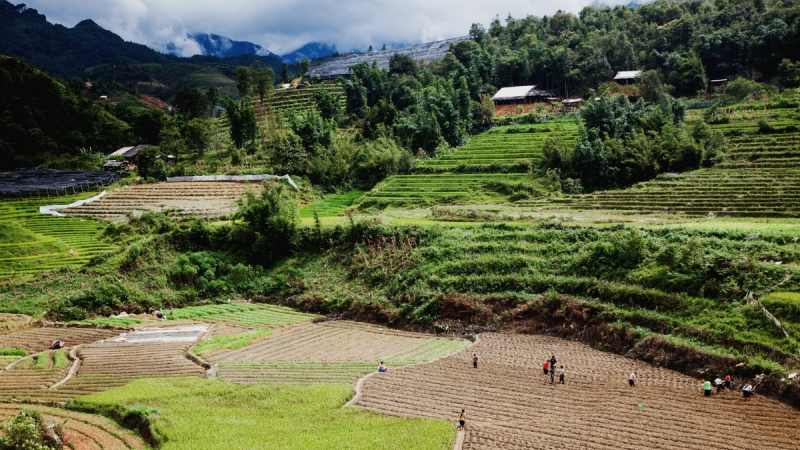 Day 2 Trek Through The Mountains To Ma Tra Village