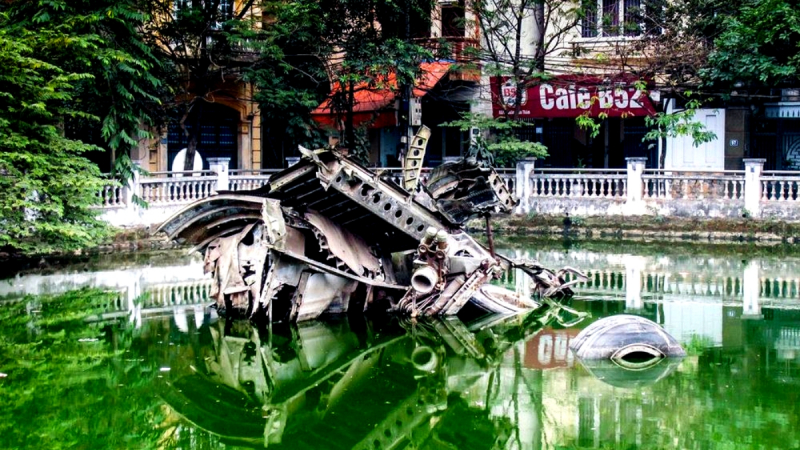 Visit Huu Tiep Lake And The Downed B 52