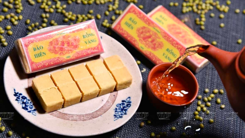 Taste Vietnamese Brittles And Tea