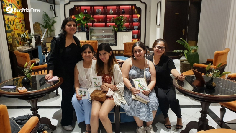 Have A Full Safety Briefing About The Tour At A Meeting Point