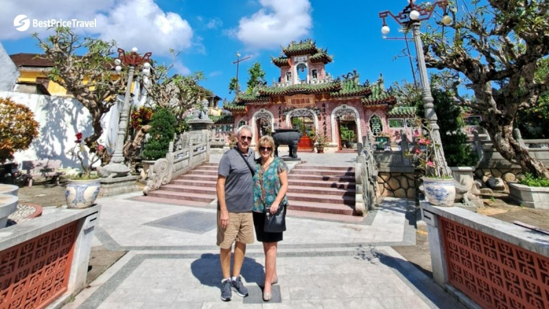 Visitors Taking Stunning Photos At Fujian Assembly Hall