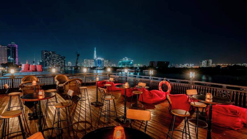 Observe The Amazing Views Of Saigon's Nightlife