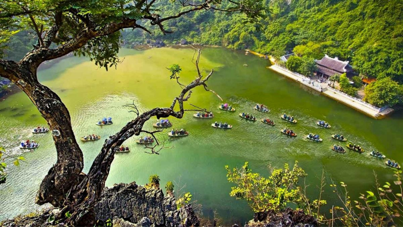 Discover Massive Cave Complex Of Trang An