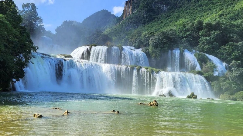 Day 1 Witness The Captivating Scenery Of Lavie Waterfall