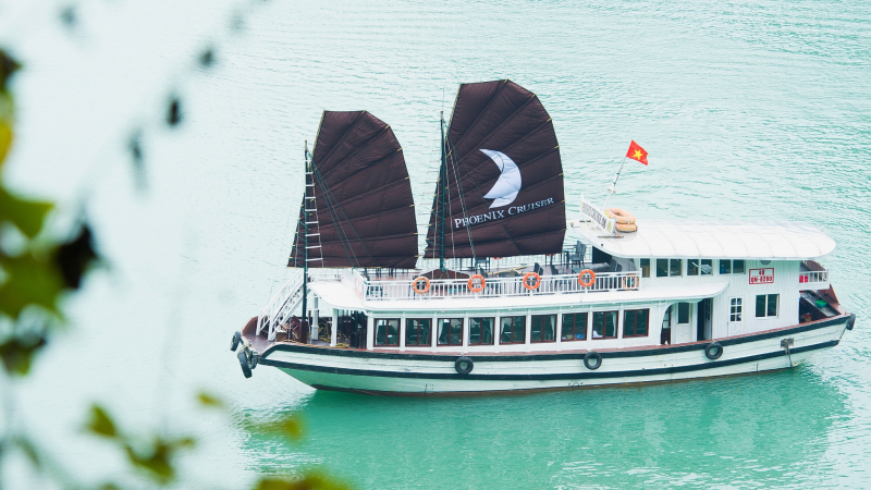 Private Halong Bay Day Trip From Hanoi