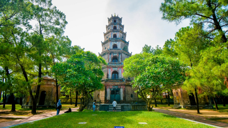 Pay A Visit To The Unique Thien Mu Pagoda