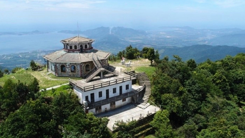 Catch A Whole Amazing Views From Hai Vong Dai