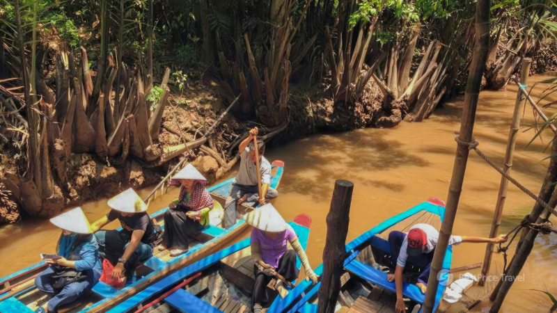 Cruise Along The Ham Luong River