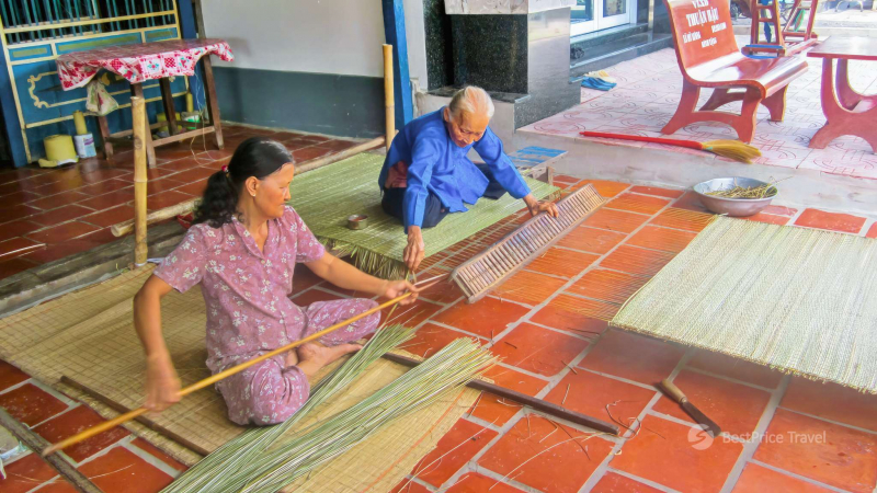 Visit Family Workshop That Makes Sleep Mat