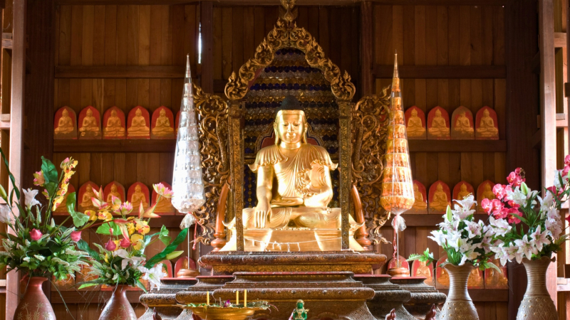 Day 6 Inside The Wat Srichum Temple