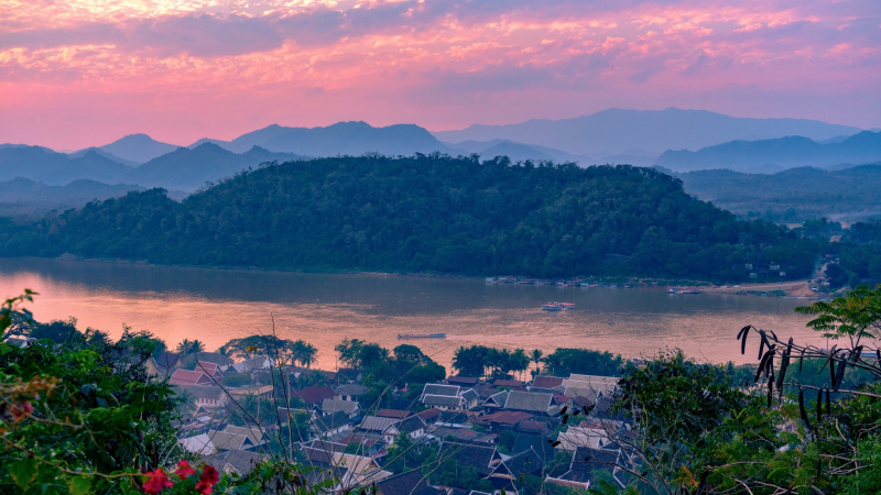 Day 3 Climb Up To Phousi Hill For A View Of The Whole City