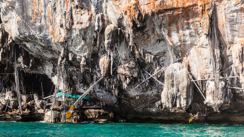 Day 10 Admire The Impressive Limestone Rock Formations In Viking Cave