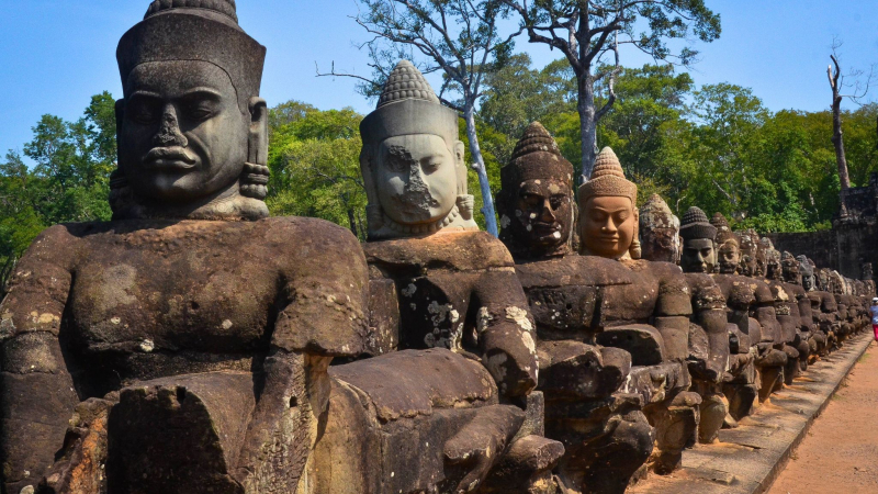 Day 2 Amazed At Hundreds Of Stone Statues With Many Shapes At South Gate