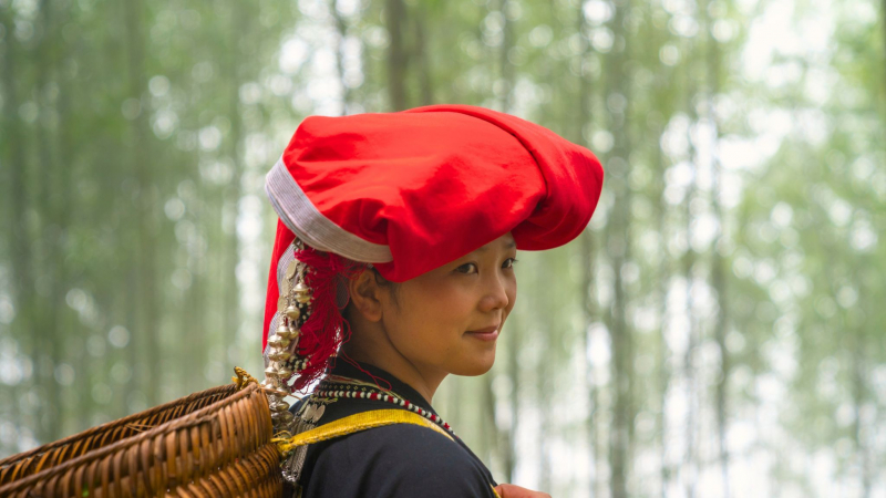 Meet Dao Ethnic Girls With Colorful Traditional Costumes At Muong Hum Market